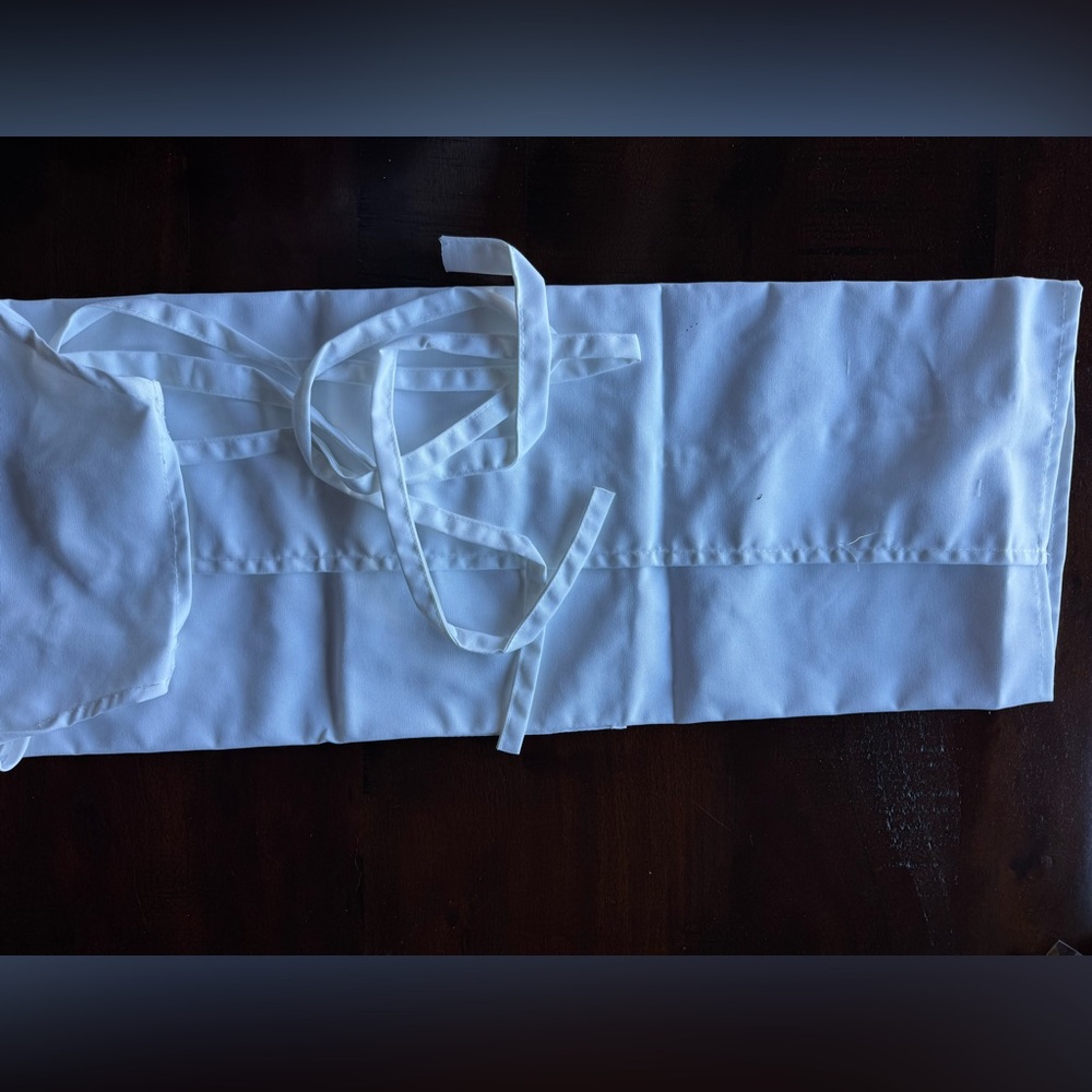 NEW The Mrs. White Apron with Red Lips Print – Bridal or Wedding Gift - Picture 6 of 8
